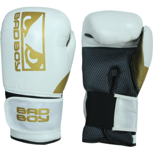 Guantes de boxeo Bad Boy de cuero sintético. Alta resistencia y calidad garantizada.